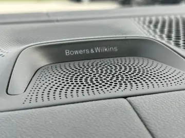 X7 M50 i Sky Lounge /Bowers & Wilkins