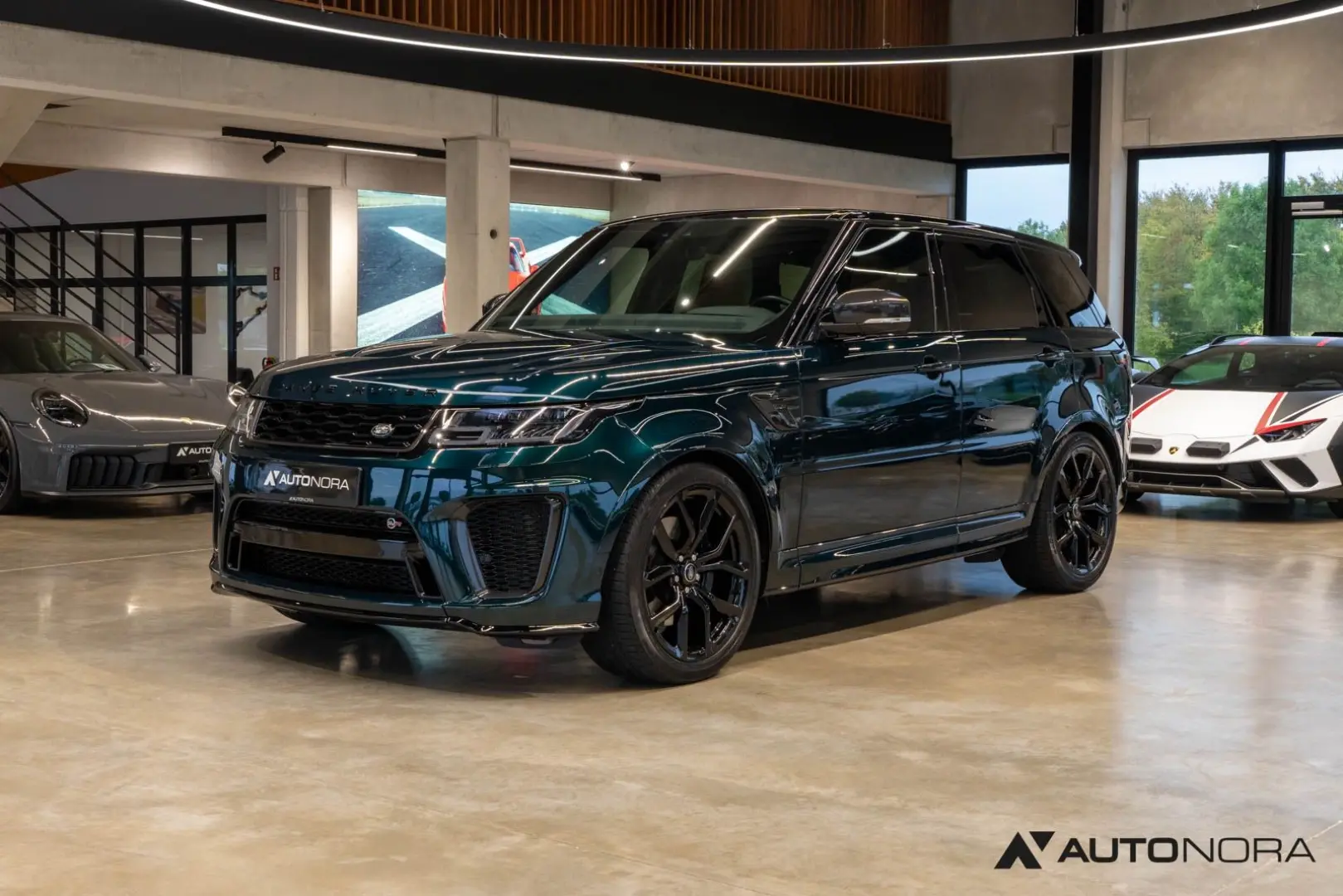 Range Rover Sport SVR Carbon Soft-Close Pano