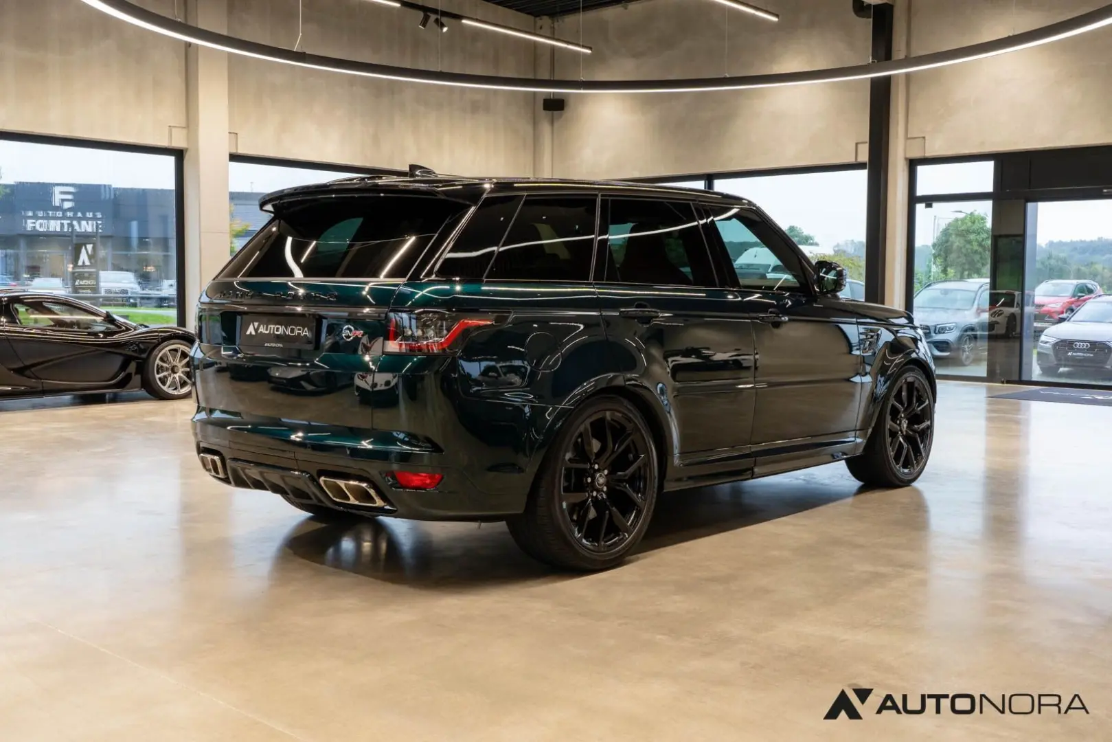 Range Rover Sport SVR Carbon Soft-Close Pano