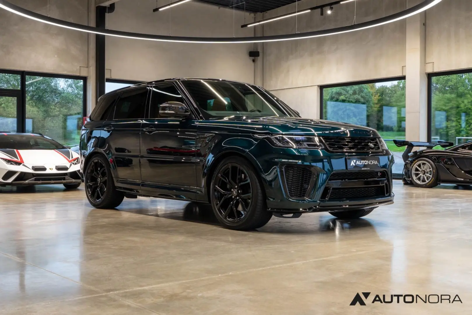 Range Rover Sport SVR Carbon Soft-Close Pano