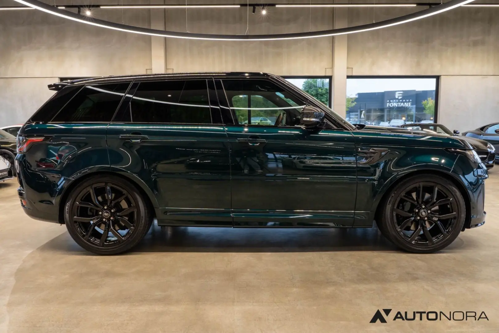 Range Rover Sport SVR Carbon Soft-Close Pano