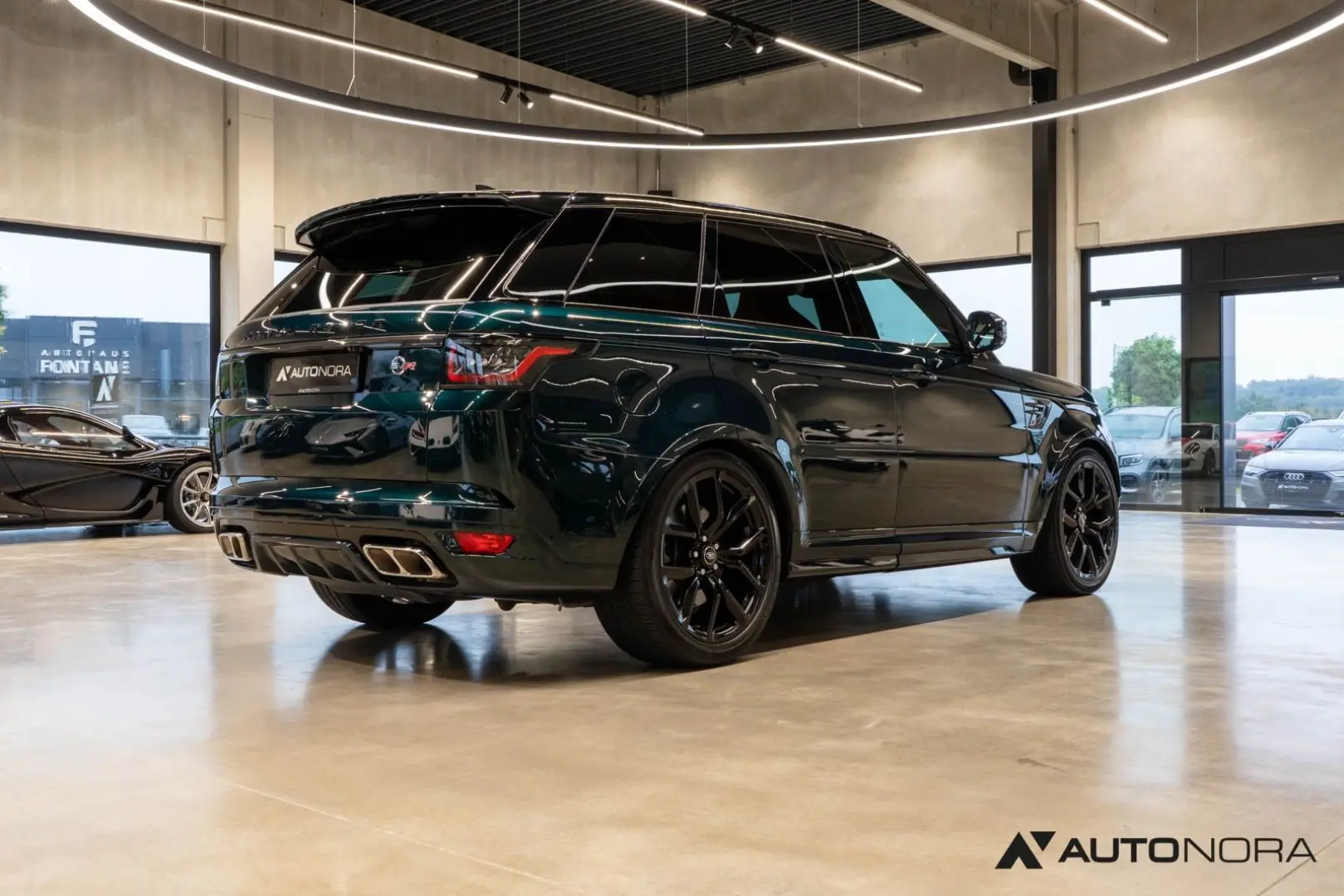 Range Rover Sport SVR Carbon Soft-Close Pano