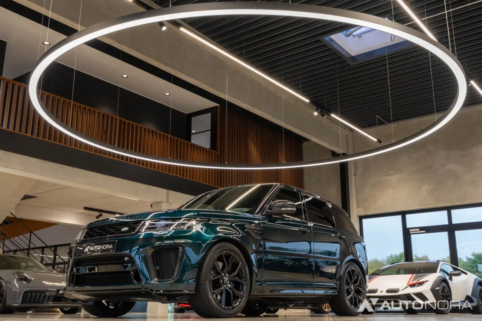 Range Rover Sport SVR Carbon Soft-Close Pano