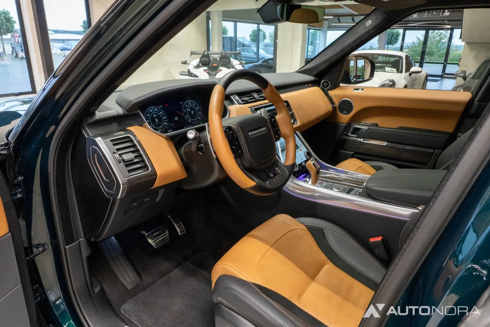 Range Rover Sport SVR Carbon Soft-Close Pano
