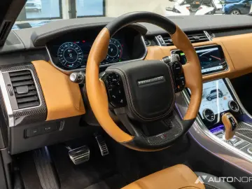 Range Rover Sport SVR Carbon Soft-Close Pano