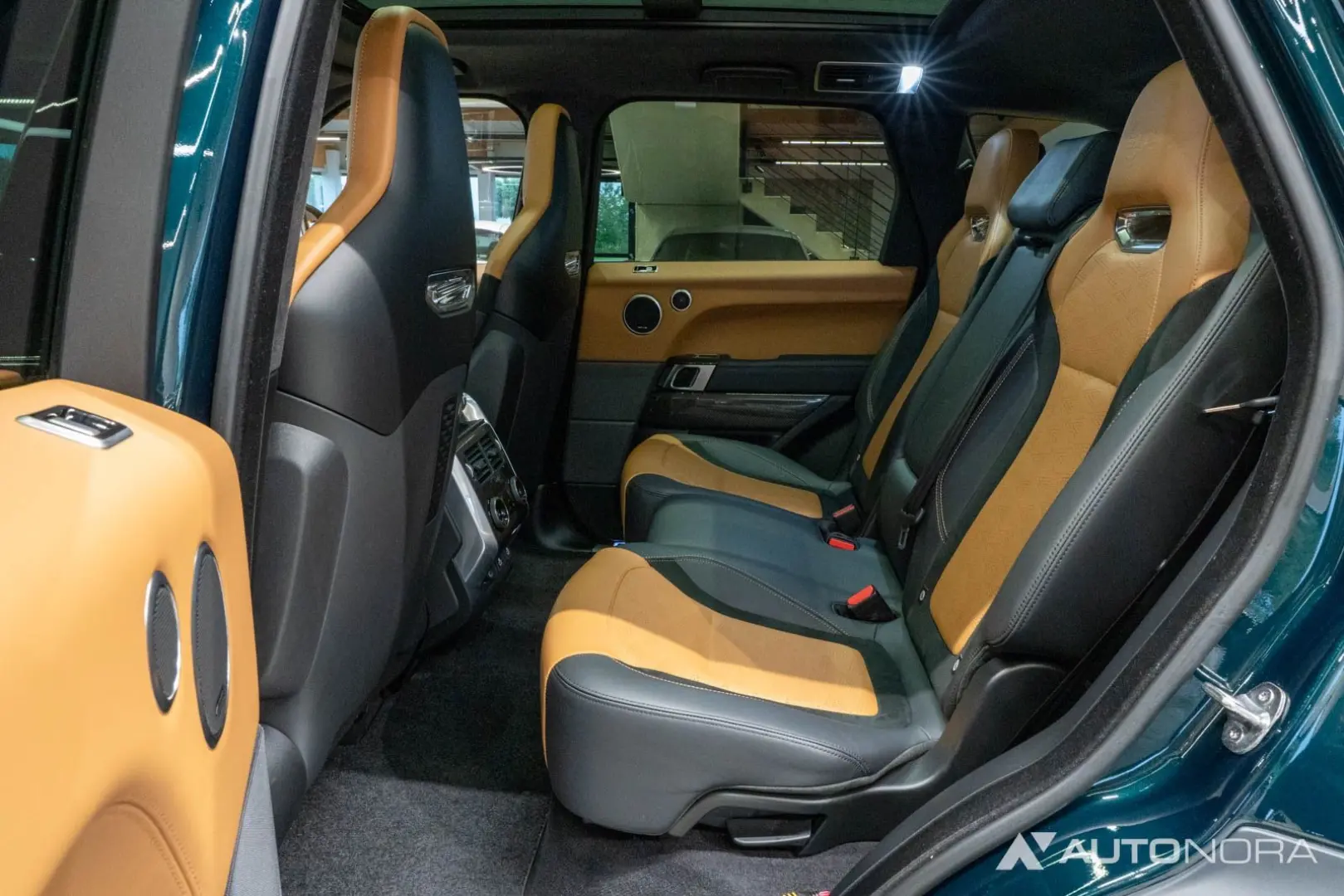 Range Rover Sport SVR Carbon Soft-Close Pano