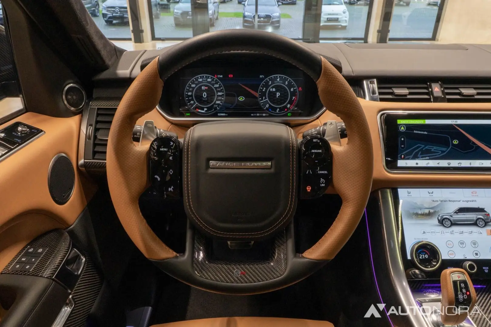 Range Rover Sport SVR Carbon Soft-Close Pano