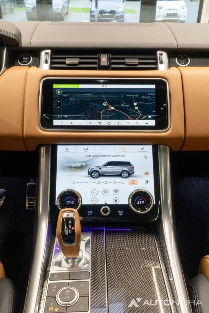 Range Rover Sport SVR Carbon Soft-Close Pano