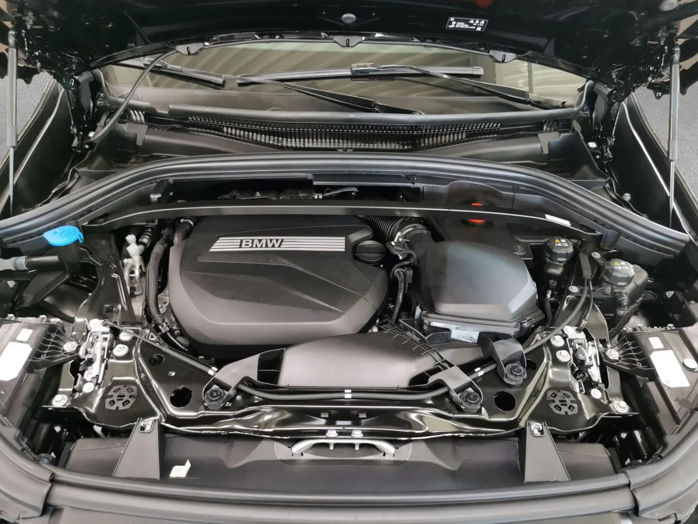 X1 xDRIVE 20d xLine 18''LC PROF HuD 360°AHK SPOR
