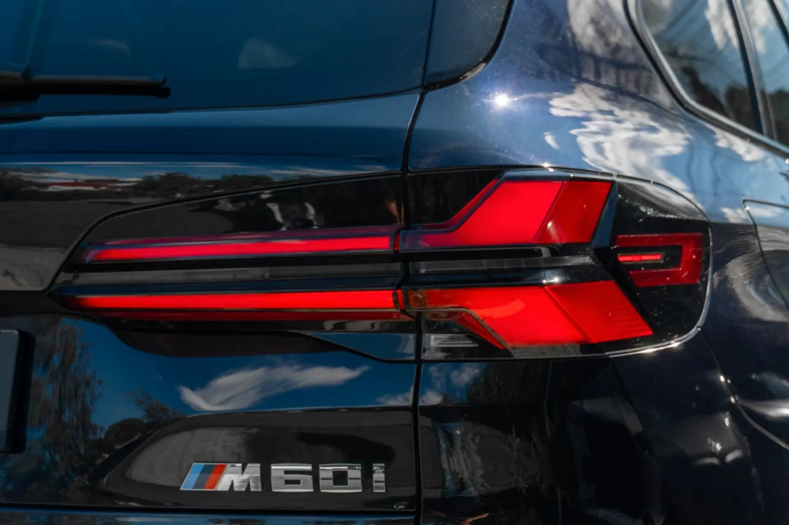X5 M60i M SPORT; Panorami, 360°,22