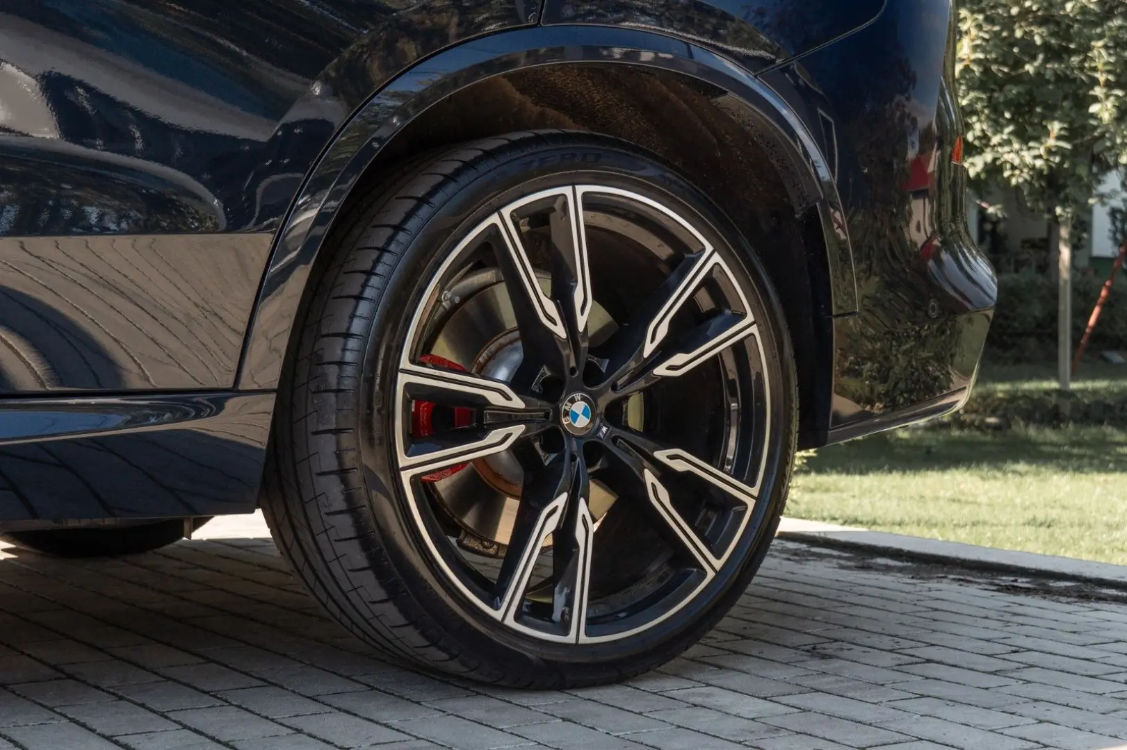 X5 M60i M SPORT; Panorami, 360°,22