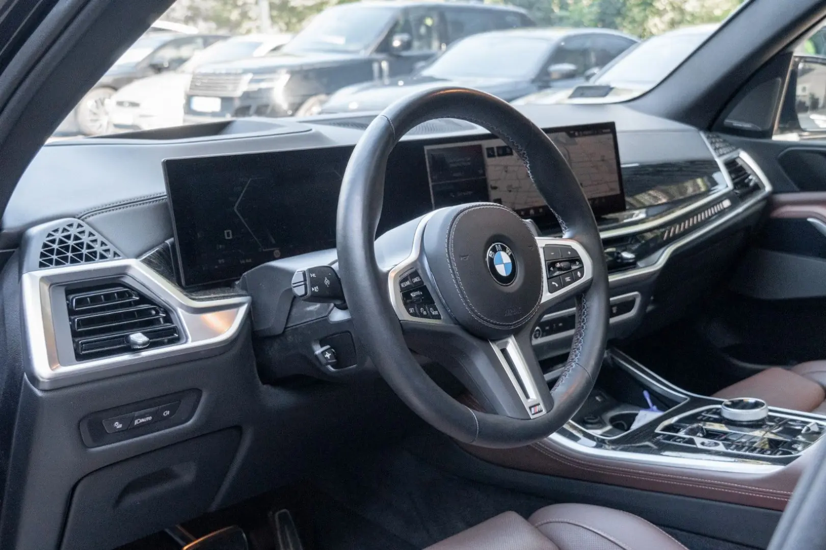 X5 M60i M SPORT; Panorami, 360°,22