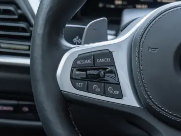 X5 M60i M SPORT; Panorami, 360°,22