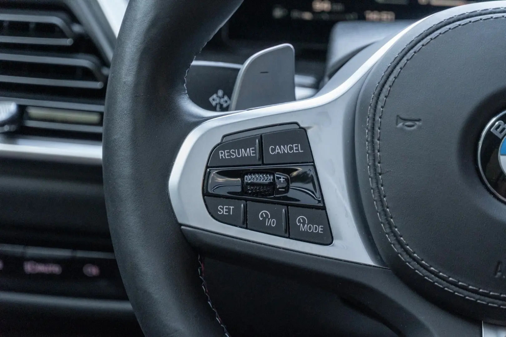 X5 M60i M SPORT; Panorami, 360°,22