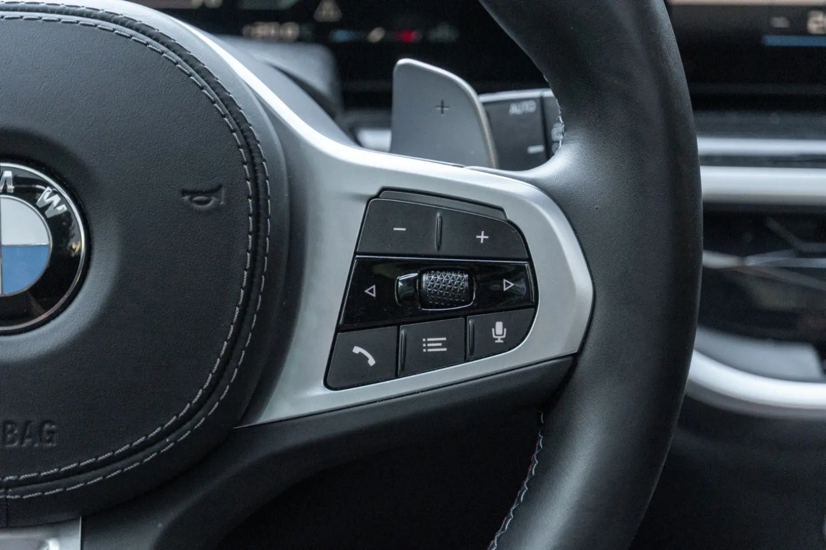 X5 M60i M SPORT; Panorami, 360°,22