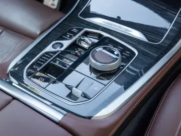 X5 M60i M SPORT; Panorami, 360°,22