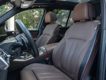 X5 M60i M SPORT; Panorami, 360°,22