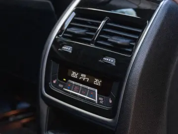 X5 M60i M SPORT; Panorami, 360°,22