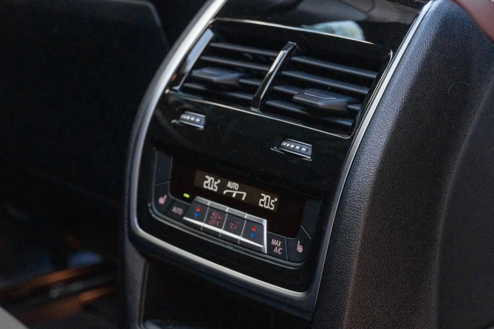 X5 M60i M SPORT; Panorami, 360°,22