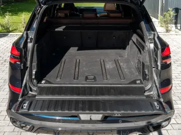 X5 M60i M SPORT; Panorami, 360°,22