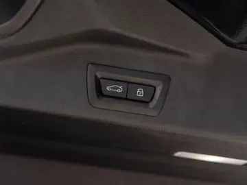 X5 M60i M SPORT; Panorami, 360°,22