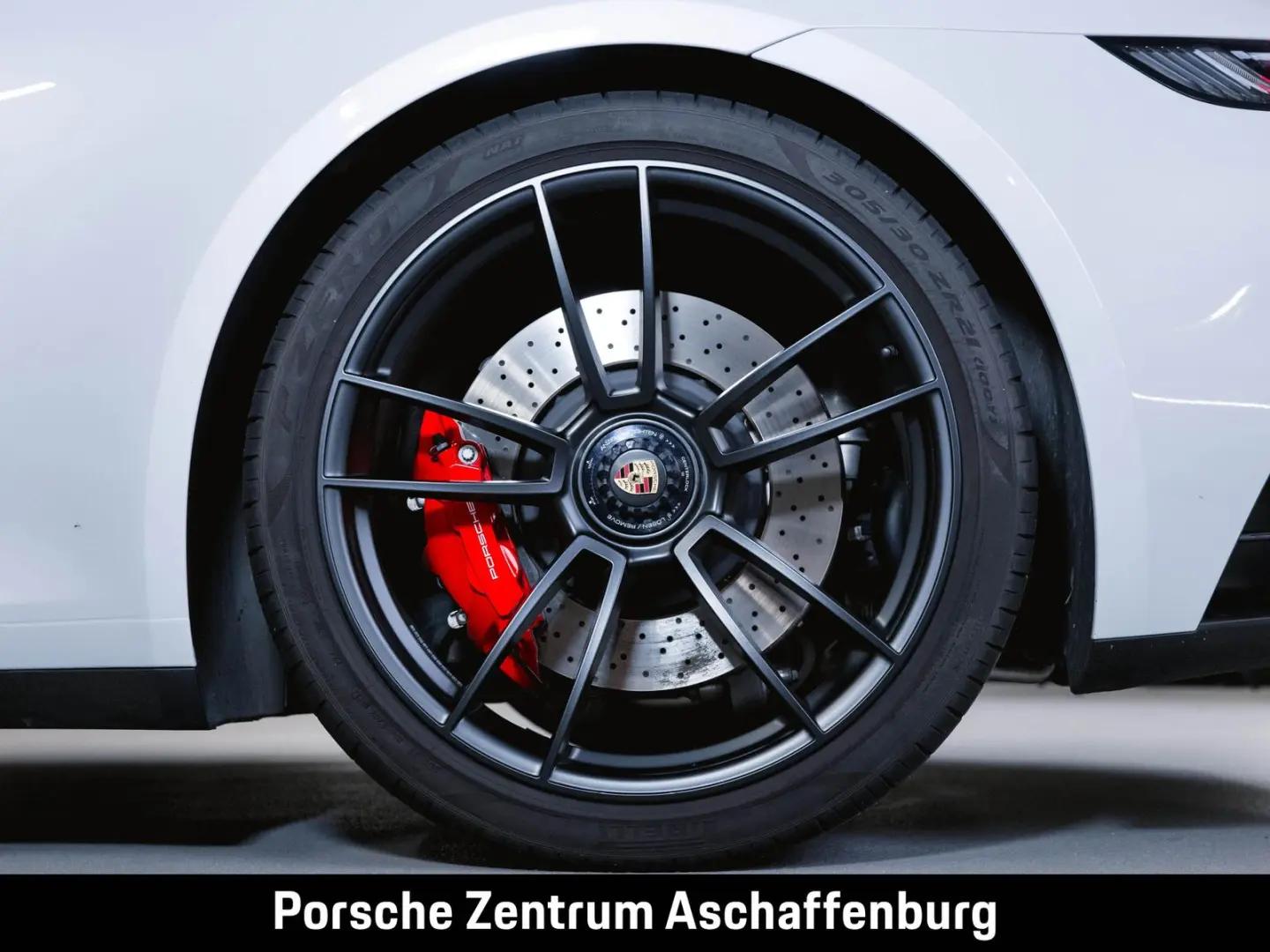 911 Targa 4 GTS Hinterachslenkung 18 Wege Nachts