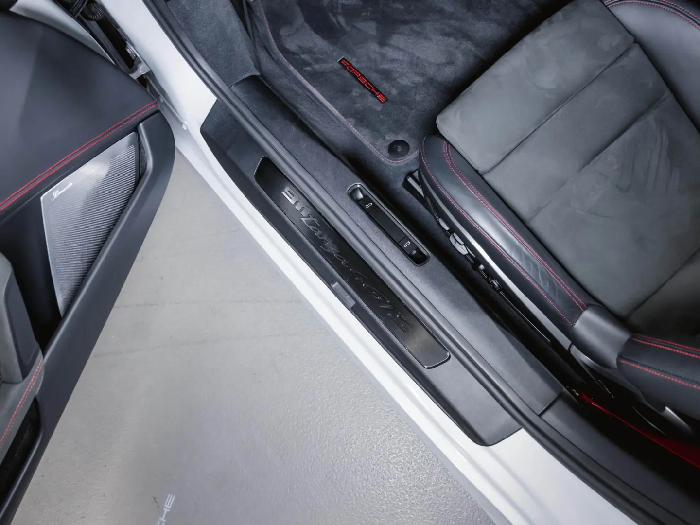 911 Targa 4 GTS Hinterachslenkung 18 Wege Nachts