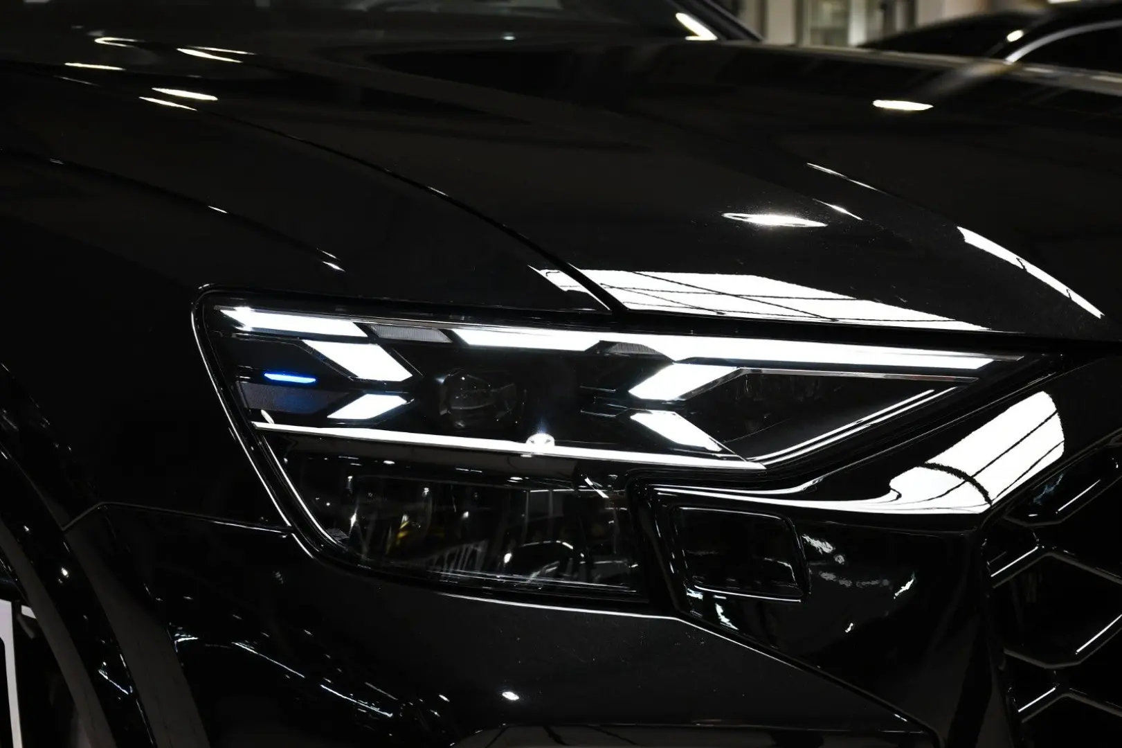 RSQ8 4.0 TFSI qu Exclusive Laser B&O 4D Head Up