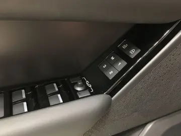 Range Rover Velar D300 Autobiography