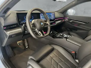 520 dxDrive M-SPORT PANO ACC AHK Standhzg HARMAN