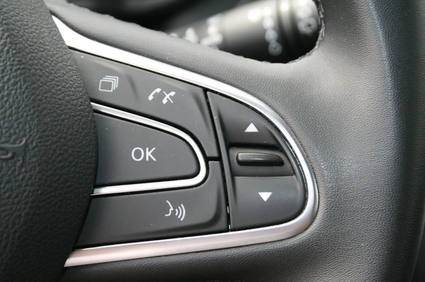 Kadjar Limited Deluxe TCe 140 mit Navi!