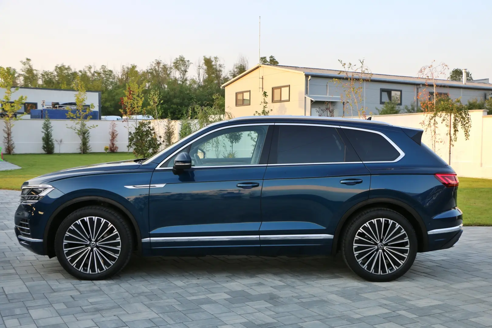 Milanne Auto Trade - TVA Inclus - Full Serice - Fara Daune