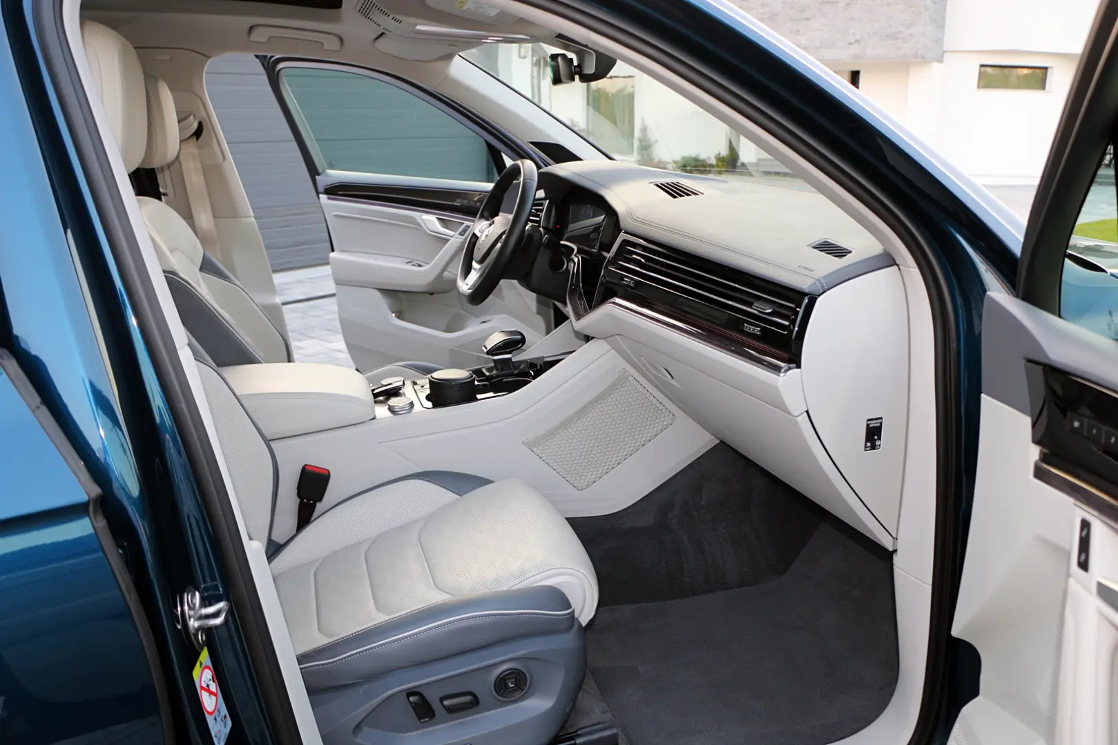Milanne Auto Trade - TVA Inclus - Full Serice - Fara Daune