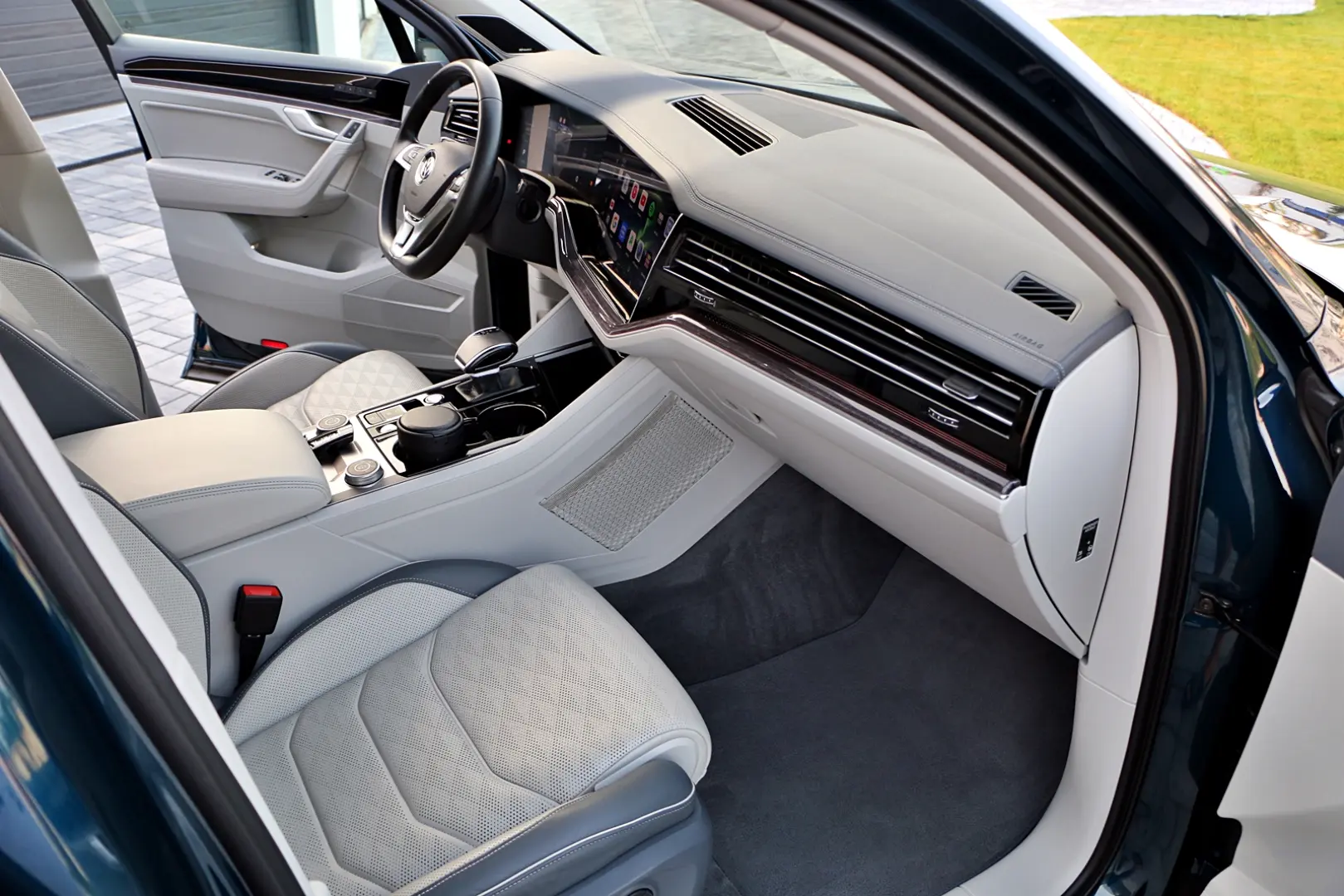 Milanne Auto Trade - TVA Inclus - Full Serice - Fara Daune
