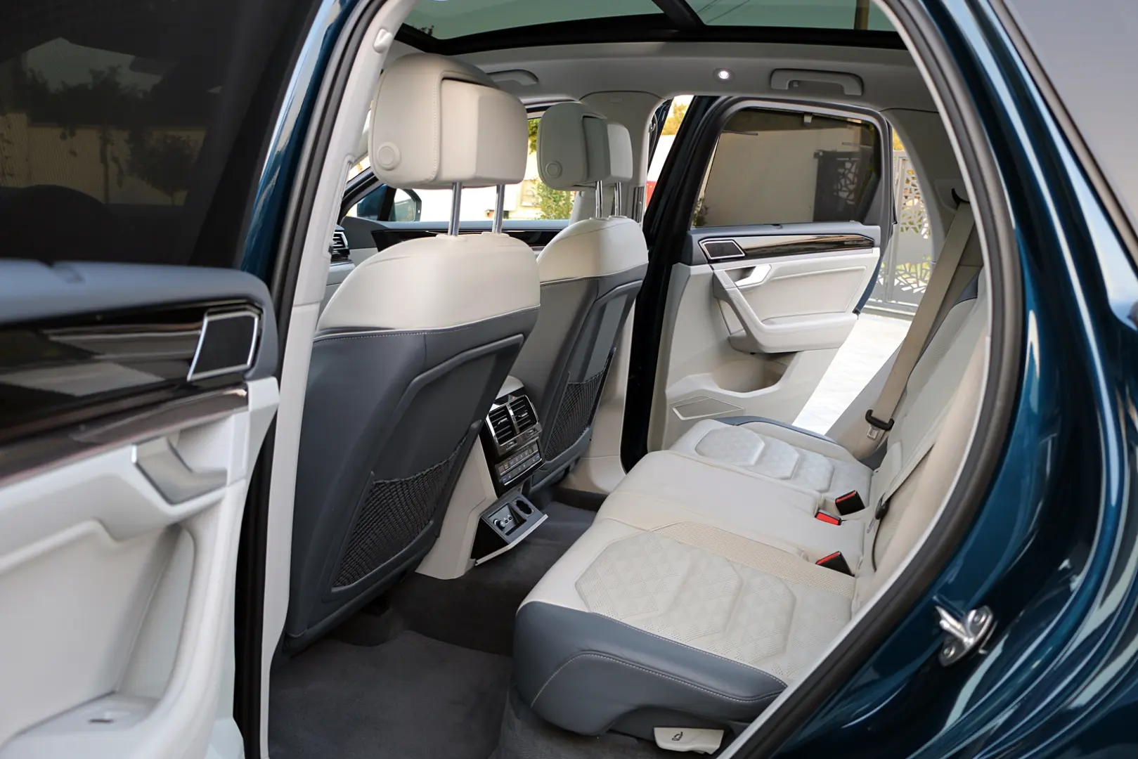 Milanne Auto Trade - TVA Inclus - Full Serice - Fara Daune