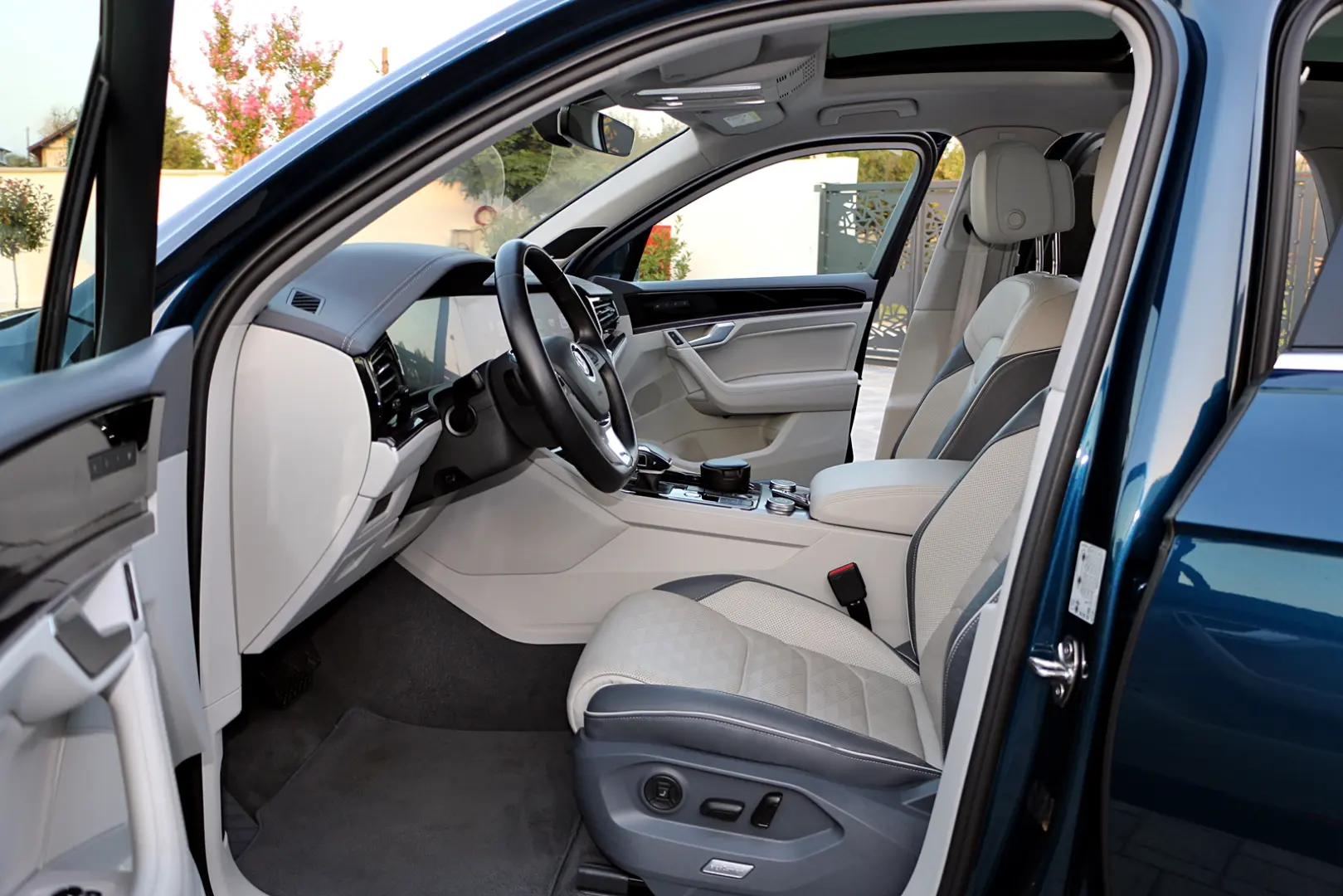 Milanne Auto Trade - TVA Inclus - Full Serice - Fara Daune