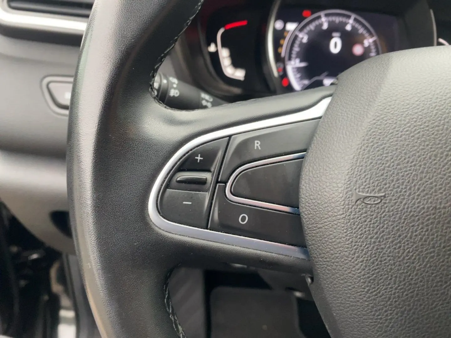 Kadjar 1.3 TCe 140 GPF Business Edition LED*AUT