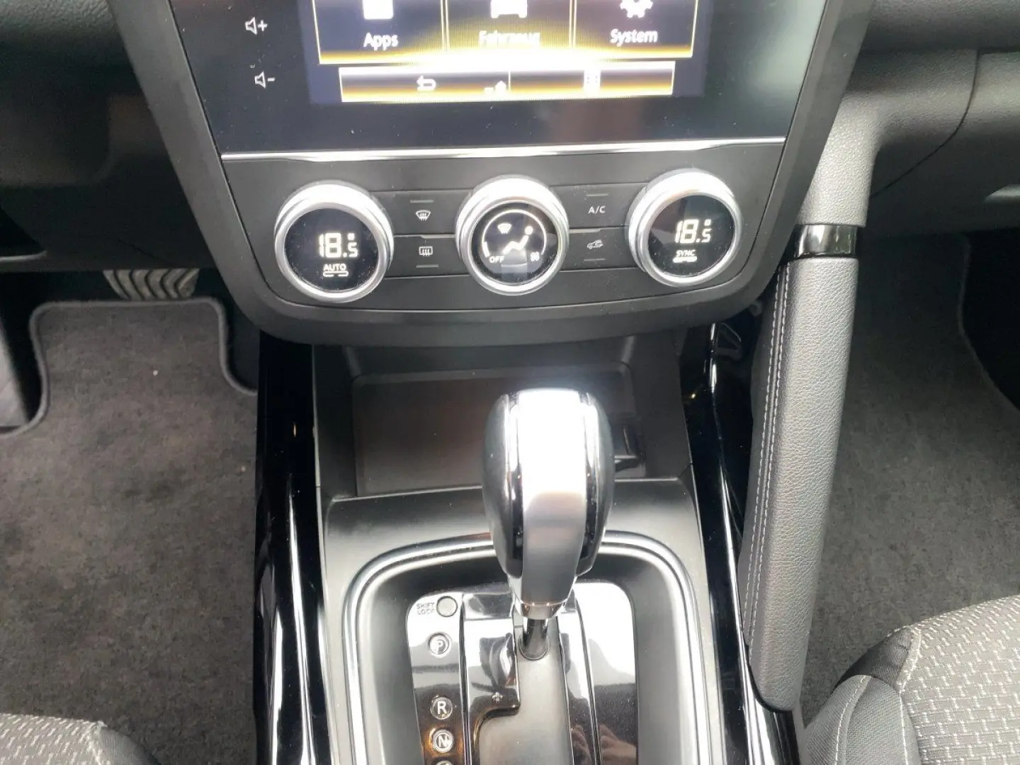 Kadjar 1.3 TCe 140 GPF Business Edition LED*AUT