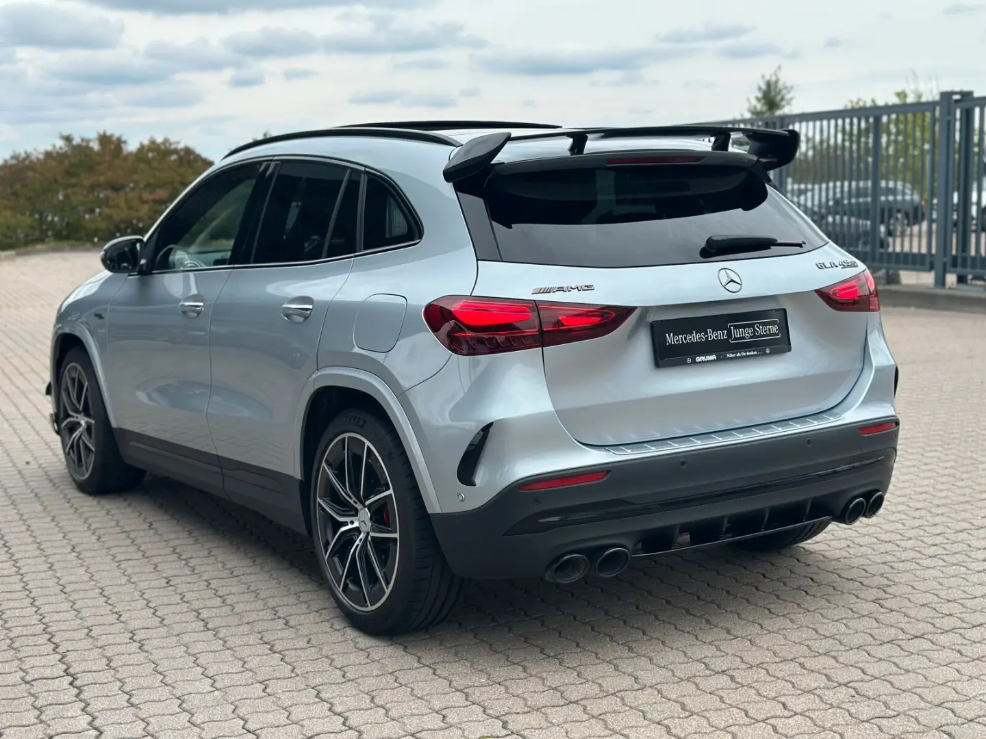 Mercedes-Benz GLA 45 S 4M+PremiumPlus+