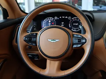 Aston Martin DBX