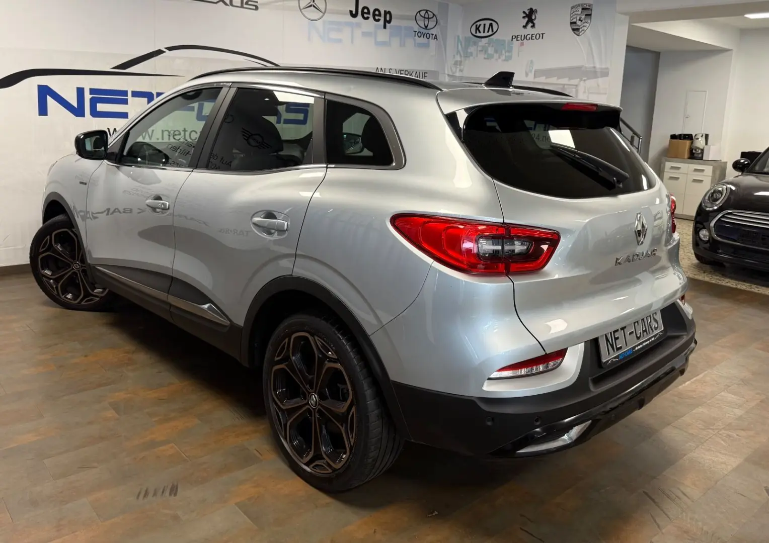 Kadjar TCe 140 EDC Black Edition Leder*NAVi*LED*