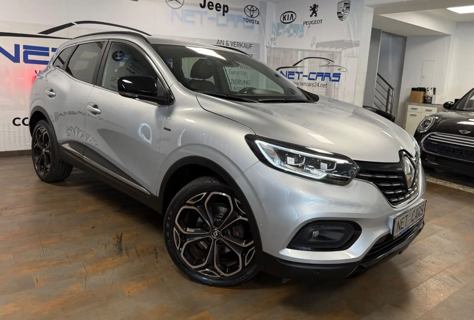 Kadjar TCe 140 EDC Black Edition Leder*NAVi*LED*