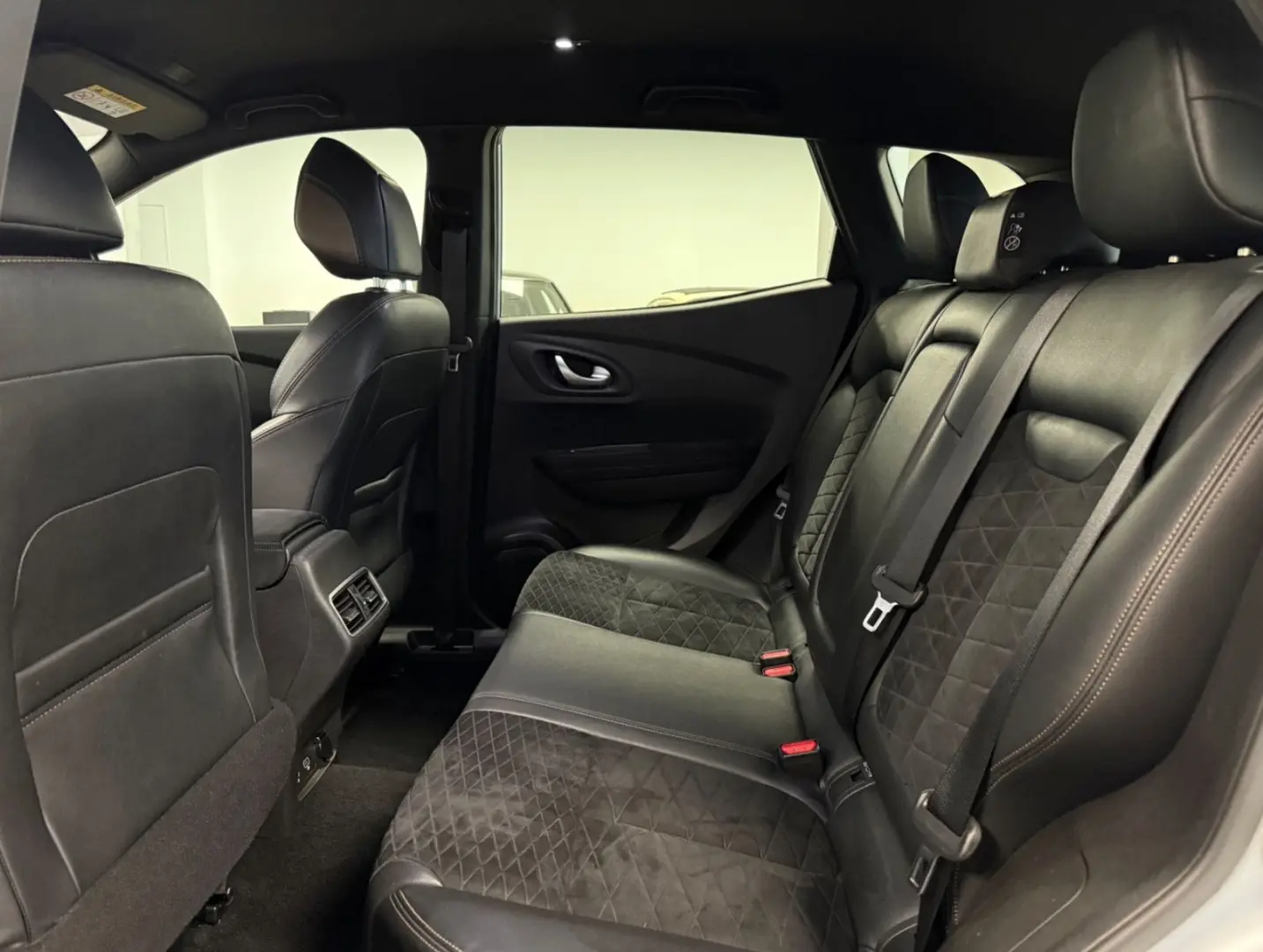 Kadjar TCe 140 EDC Black Edition Leder*NAVi*LED*