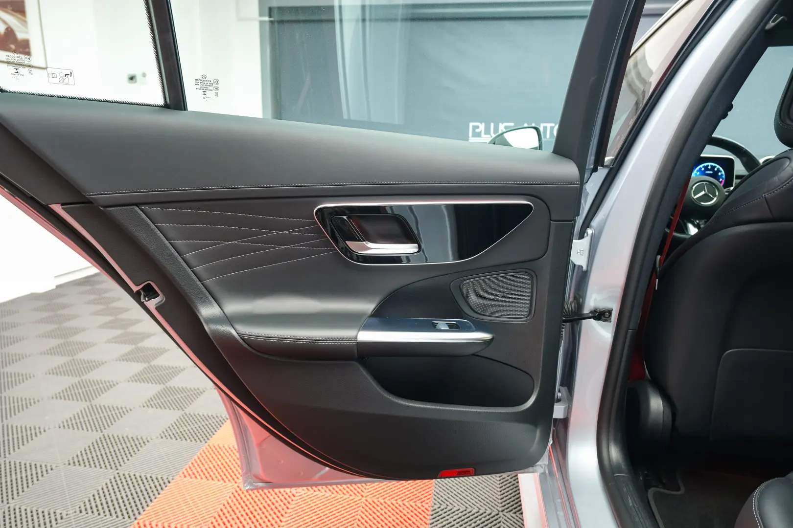 MERCEDES BENZ C43 AMG