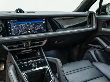 Porsche Cayenne E-Hybrid InnoDrive Chrono BOSE