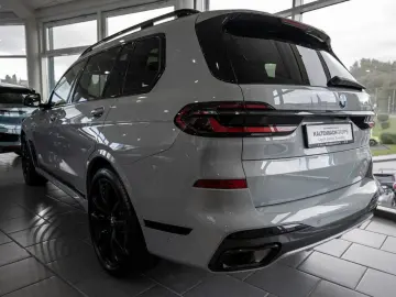 X7 xDrive 40d M-Sport Pro FACEL. PANO AHK HUD
