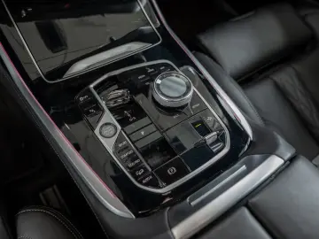 X7 xDrive 40d M-Sport Pro FACEL. PANO AHK HUD