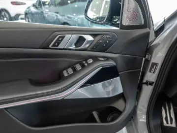 X7 xDrive 40d M-Sport Pro FACEL. PANO AHK HUD