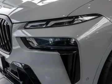 X7 xDrive 40d M-Sport Pro FACEL. PANO AHK HUD