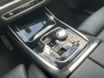 X7 xDrive40d M Sport Pro|AHK|PanoSkyLounge|Harma